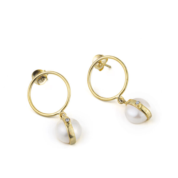 Pearl and Circle Dangle Earrings