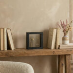 Ζευγάρι με θέα τα Αστέρια - Μπρούτζινες φιγούρες σε ξύλινο πλαίσιο - Image 2