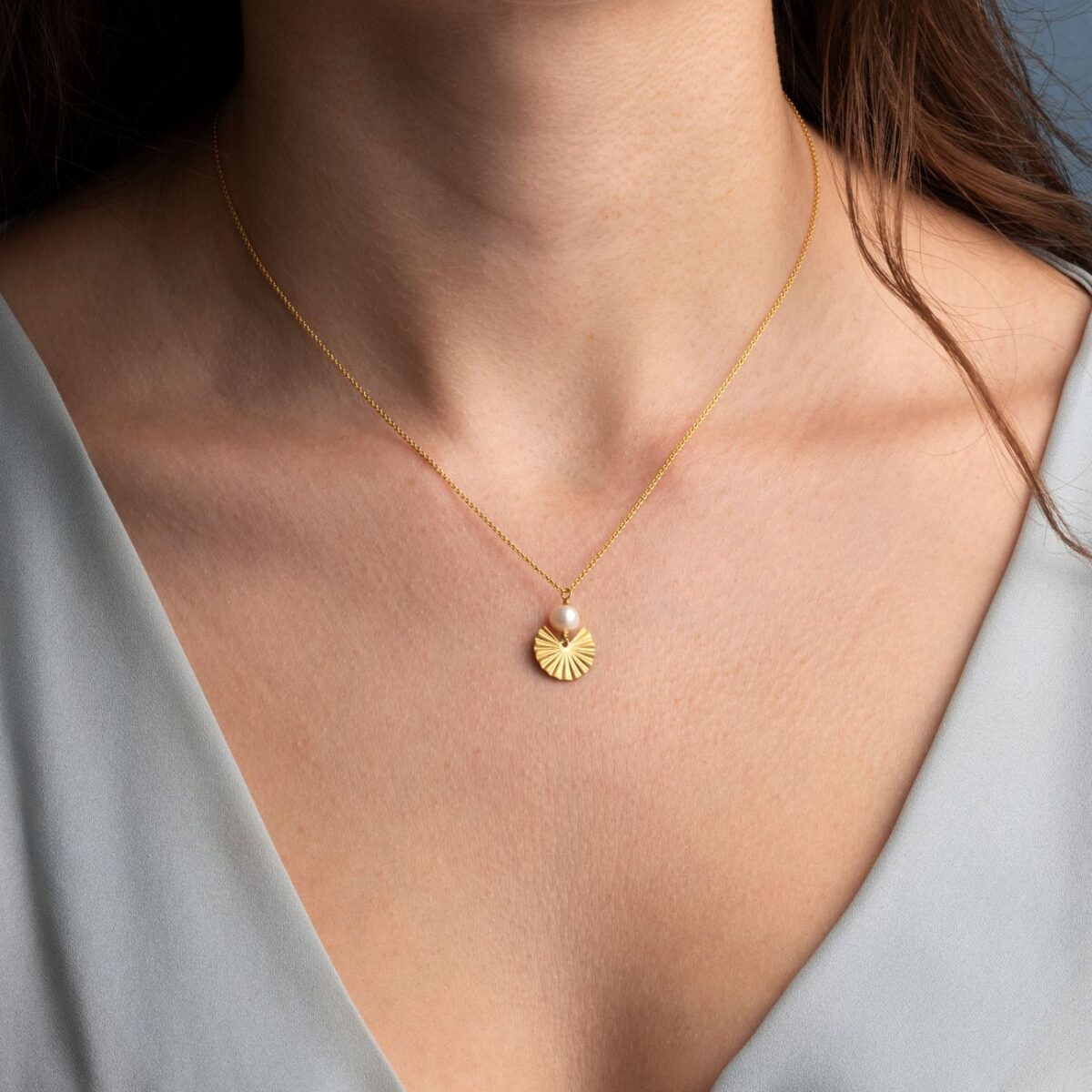 Sterling silver plated chain necklace with freshwater pearl - Image 2